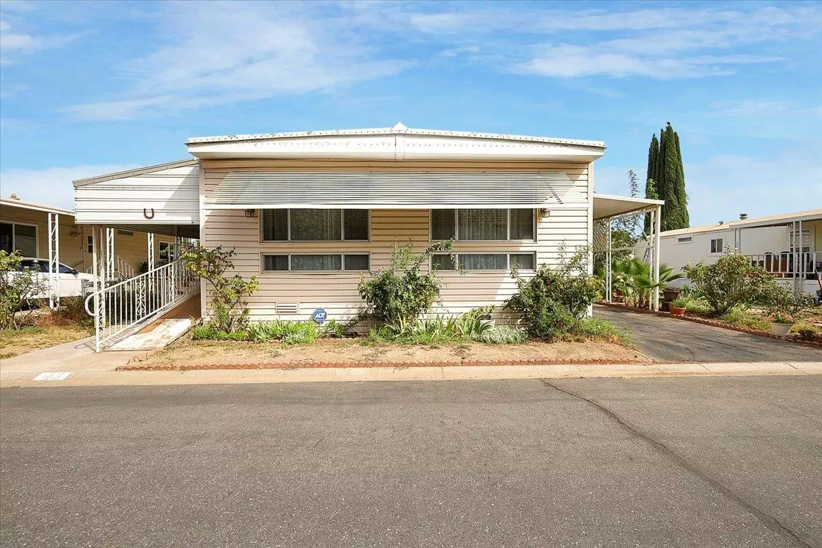 Live Oak, CA 95953,10383 Larkin RD #43