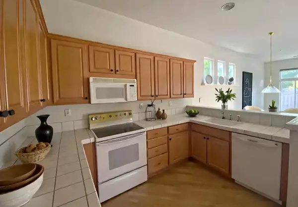 Roseville, CA 95747,8017 Steamboat LN