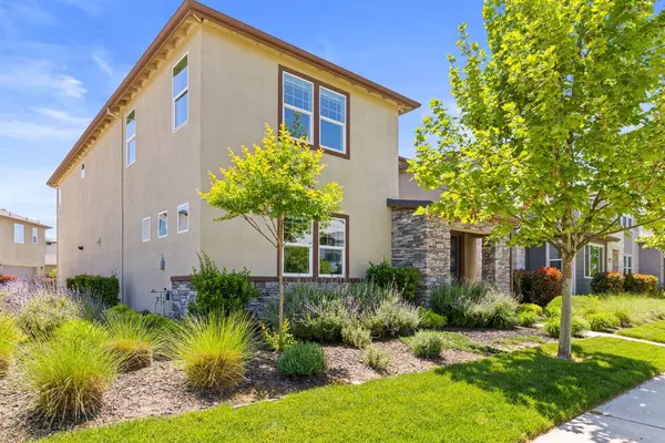 Sacramento, CA 95833,3020 Edgeview DR