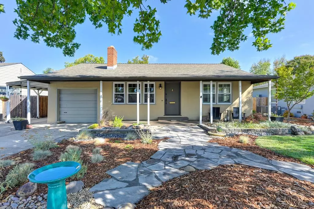 Sacramento, CA 95822,2355 Hooke WAY