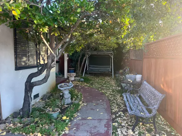 Manteca, CA 95337,516 S Veach AVE