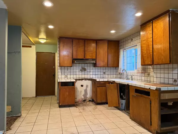 Sacramento, CA 95832,7875 Ann Arbor WAY