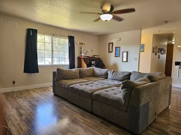 Waterford, CA 95386,410 Pamona