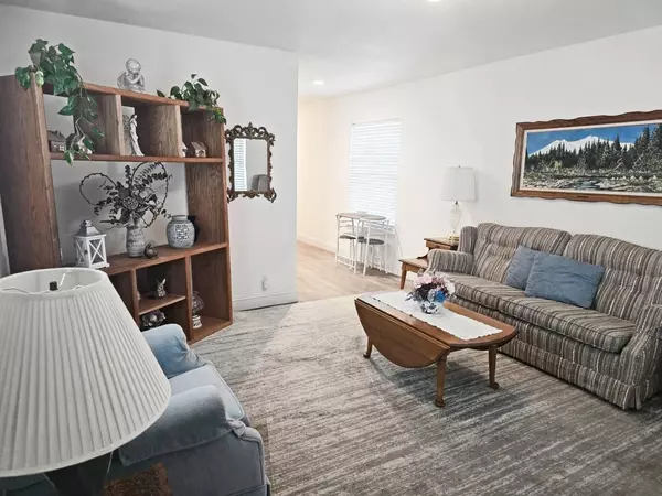 Colfax, CA 95713,450 Gladycon RD #17