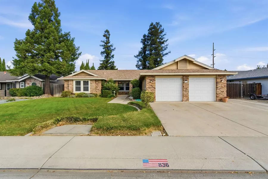 836 Foxfire DR, Manteca, CA 95337