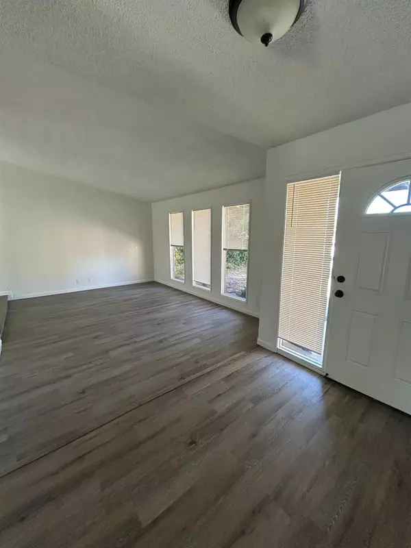Stockton, CA 95209,916 Springoak WAY