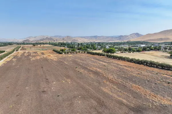 Woodlake, CA 93286,0 Naranjo AVE