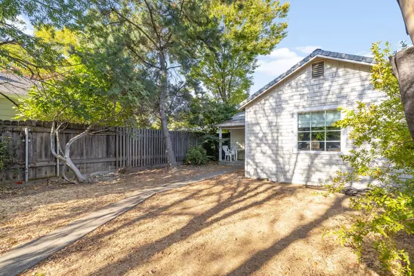 Sacramento, CA 95816,1554 35th ST