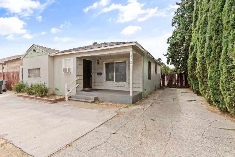 2970 Fruitridge RD, Sacramento, CA 95820