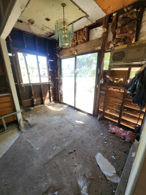 Hood, CA 95639,10725 2nd ST