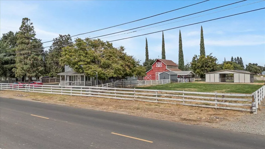 4301 Santa Fe ST, Riverbank, CA 95367