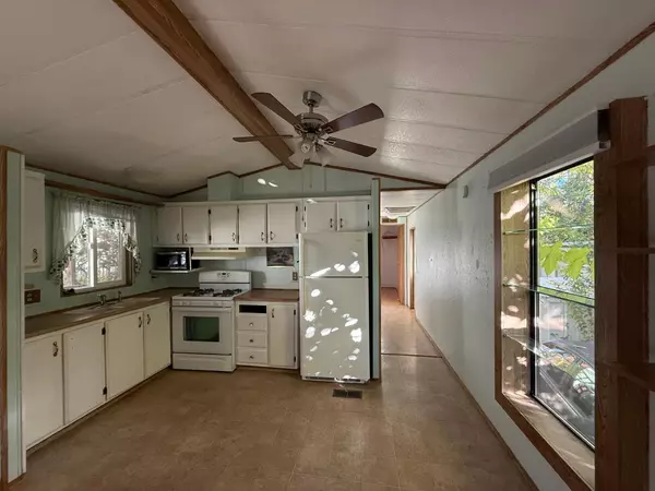 Grass Valley, CA 95945,639 Whiting St. #21