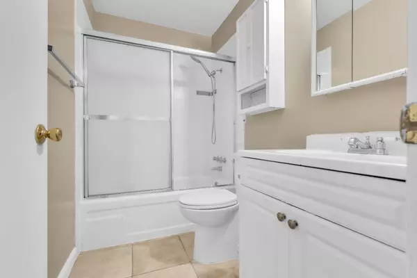 Sacramento, CA 95823,7700 La Mancha WAY