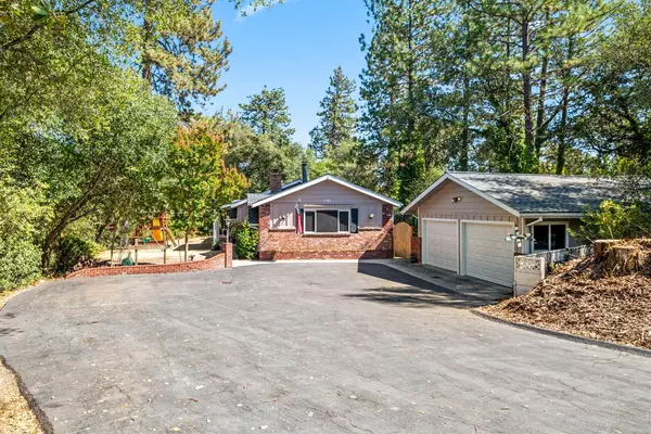 Diamond Springs, CA 95619,5761 Forest Lake RD