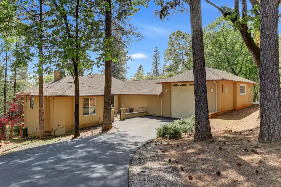 10450 S Ponderosa WAY, Grass Valley, CA 95945