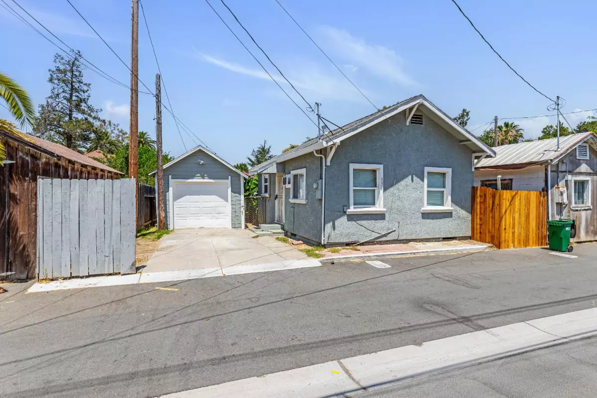 Lodi, CA 95240,335 E Oak ST