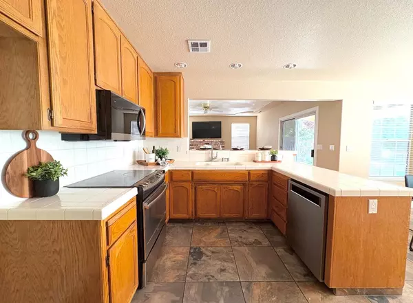 Escalon, CA 95320,1525 Crestwood Drive