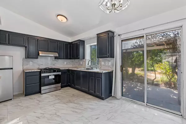 Oakdale, CA 95361,350 Shalako DR