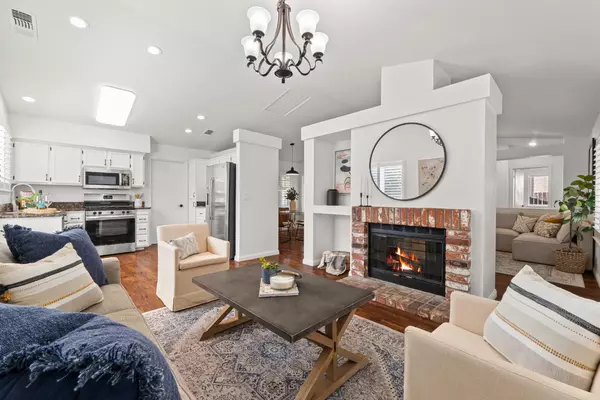Roseville, CA 95747,604 Thunderbird CT