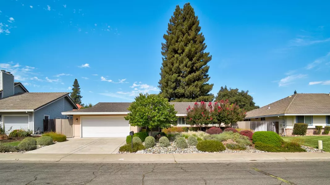 5 Dumfries CT, Sacramento, CA 95831