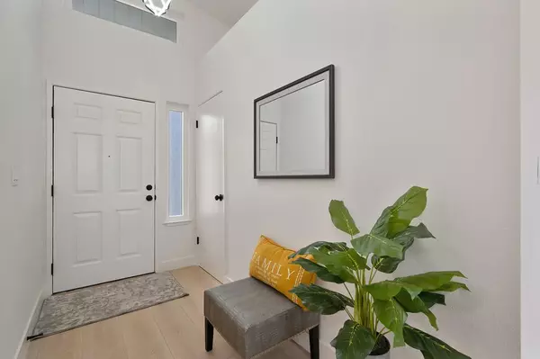 Sacramento, CA 95823,8110 Torrente WAY