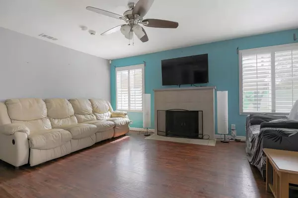Sacramento, CA 95838,3704 Willow