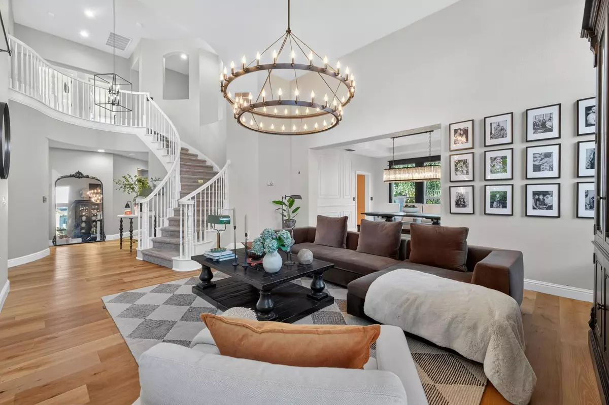 El Dorado Hills, CA 95762,5321 Mertola DR