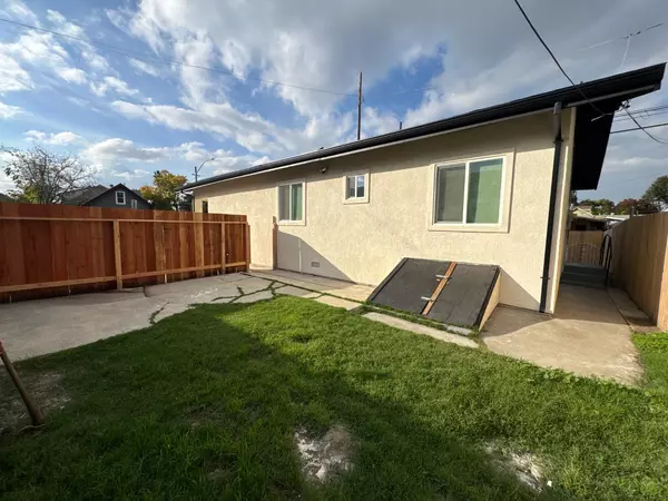 Stockton, CA 95205,644 N Airport WAY