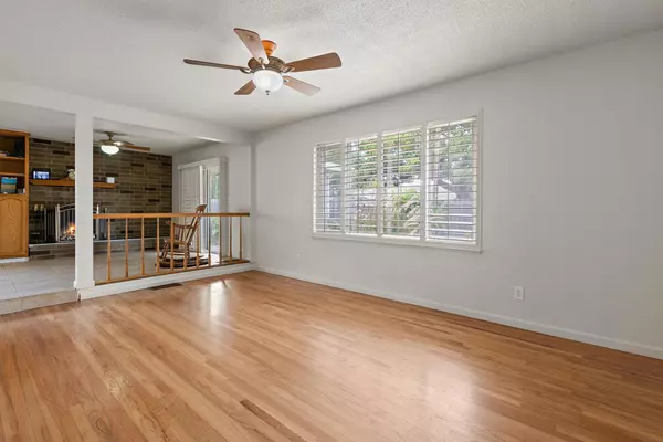 Sacramento, CA 95831,7332 Idle Wild WAY