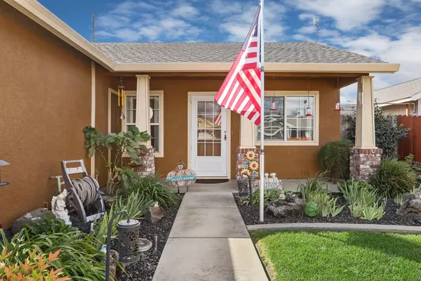 Delhi, CA 95315,16283 Summit WAY