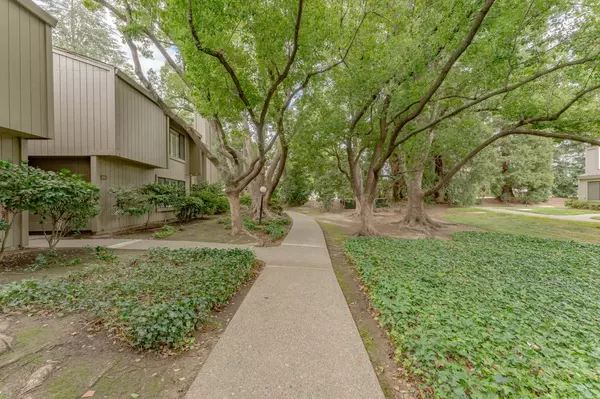 Sacramento, CA 95825,1063 Commons DR
