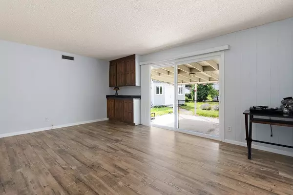 Carmichael, CA 95608,5230 Grant AVE