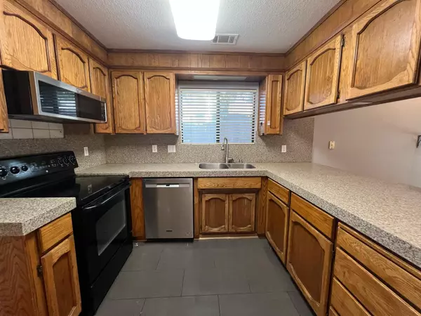 Stockton, CA 95209,3318 Estate DR