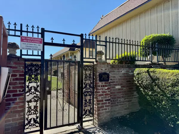 Stockton, CA 95204,2420 Oxford WAY #F17