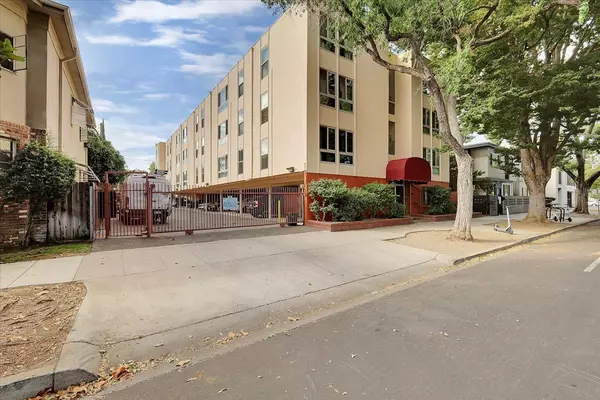 Sacramento, CA 95816,2320 P ST