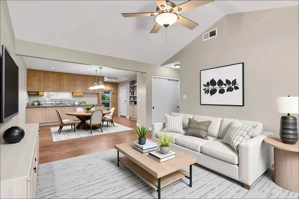 Sacramento, CA 95826,8909 La Riviera DR