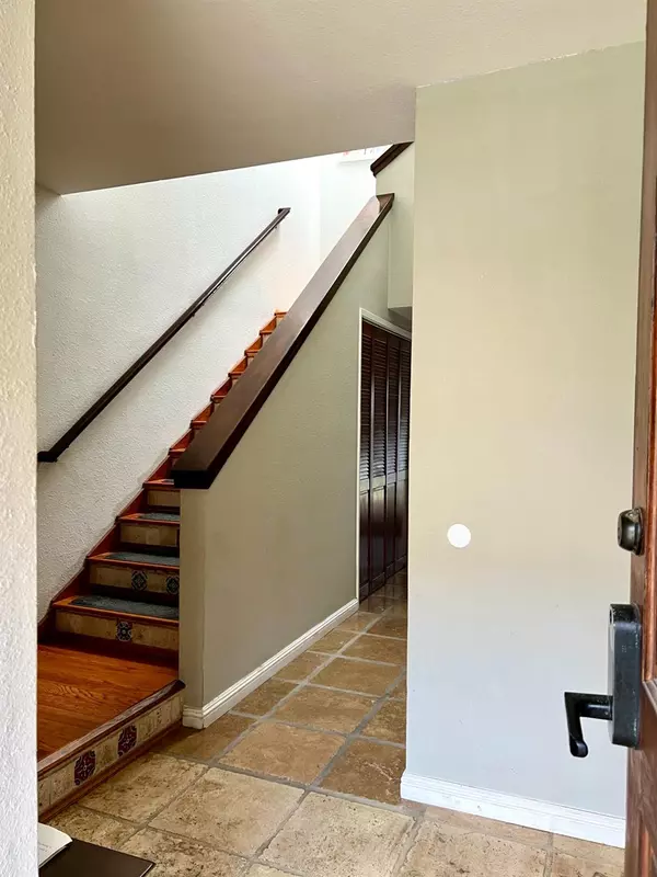 Marina, CA 93933,189 San Pablo CT #13