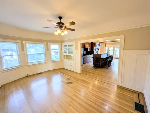 Sacramento, CA 95818,2751 Portola WAY