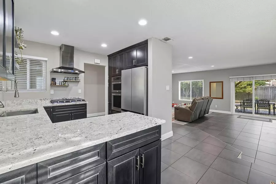 8964 Sutters Gold DR, Sacramento, CA 95826