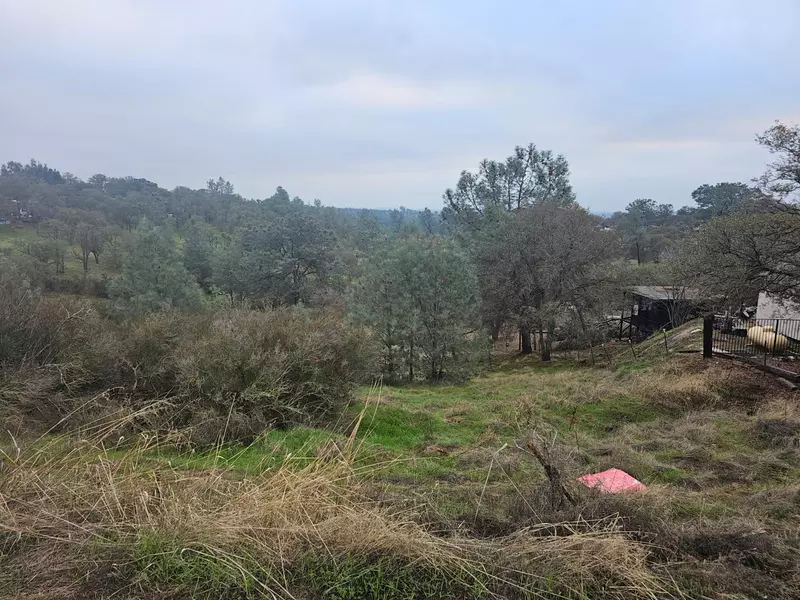 8808 HAUTLY LN, Valley Springs, CA 95252