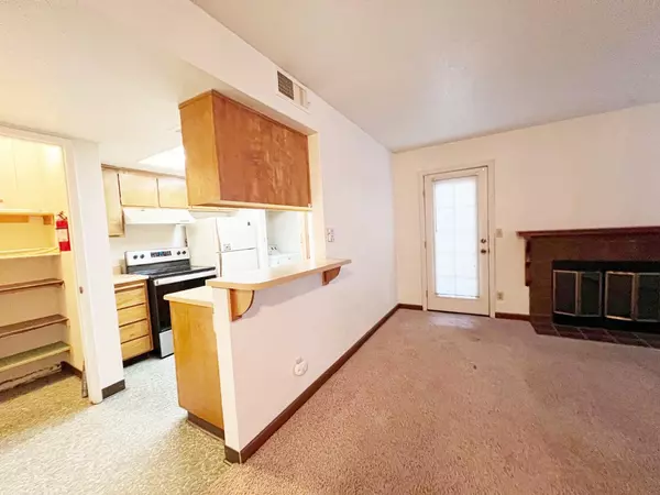 Stockton, CA 95210,1725 Pyrenees AVE #113