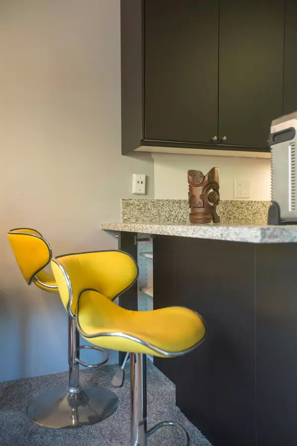 Sacramento, CA 95825,700 Woodside Ln E #5