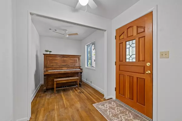 Sonora, CA 95370,22101 Longeway RD