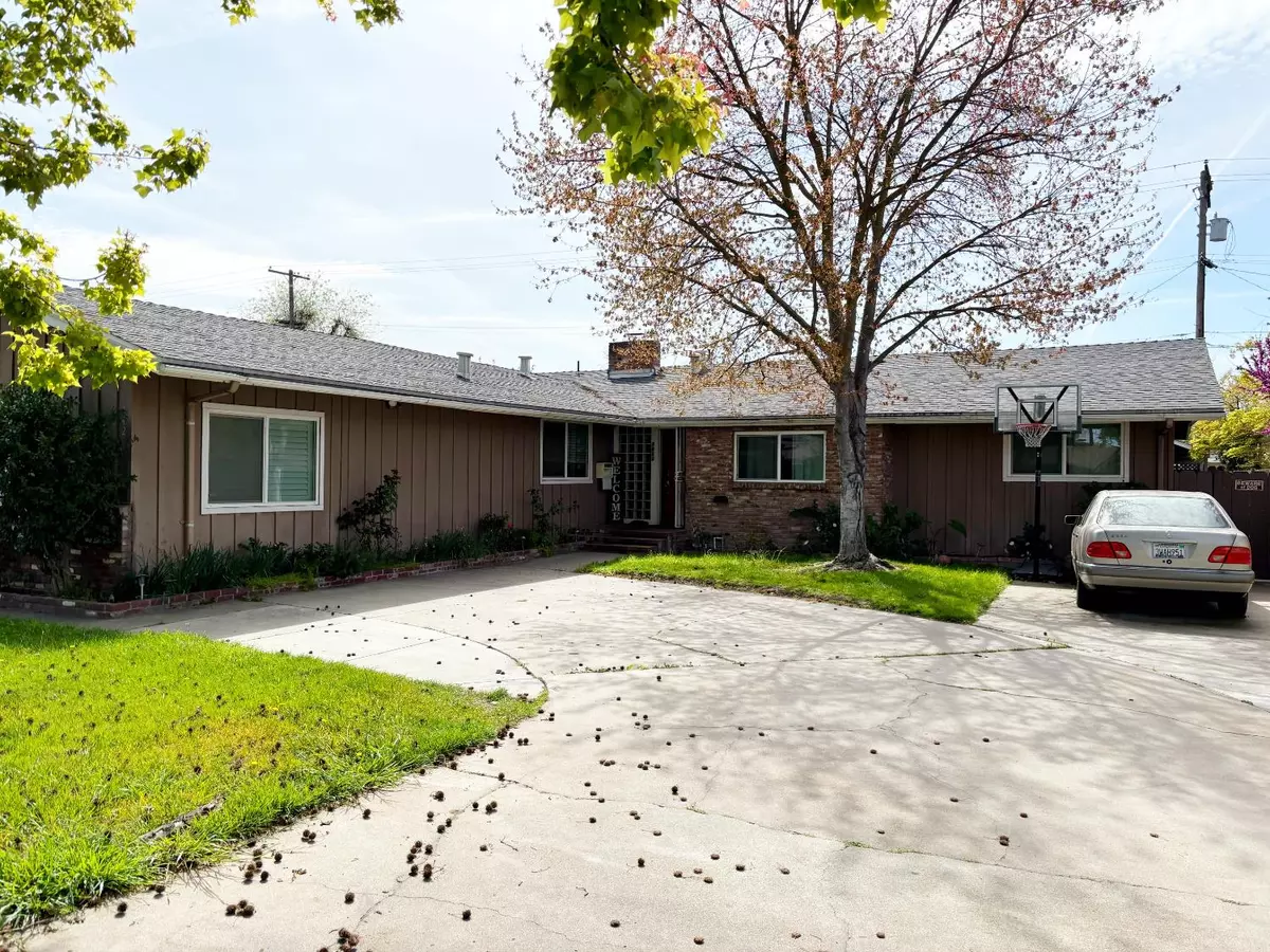 Modesto, CA 95355,1422 Locke RD