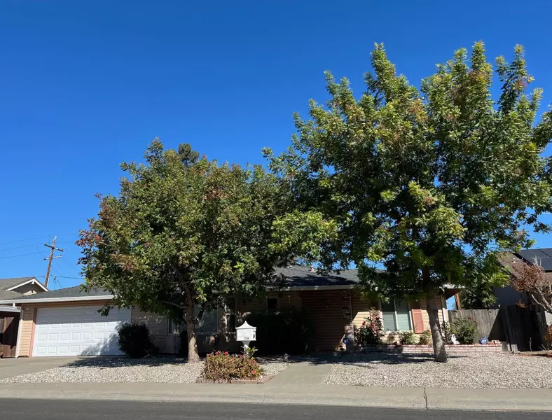 20 W Clover Street, Woodland, CA 95695