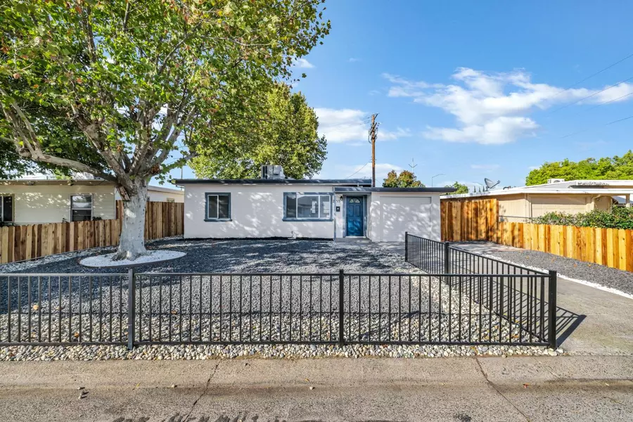 2155 Whippoorwill LN, Sacramento, CA 95821