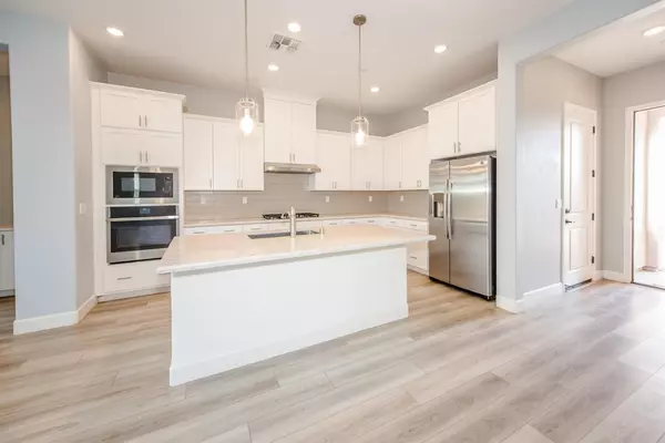 Woodland, CA 95776,2104 Edgington CIR