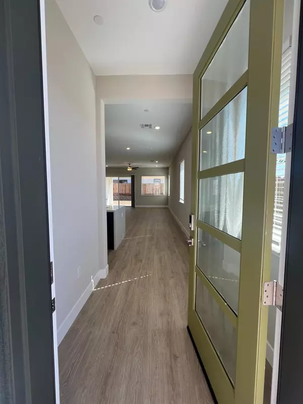 Elk Grove, CA 95624,9089 Elliott Springs DR