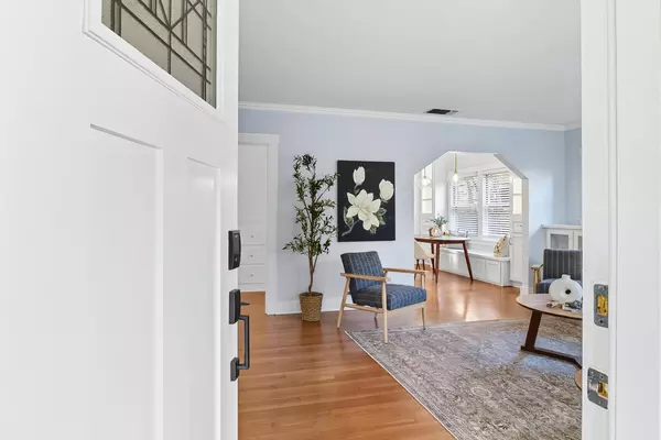 Sacramento, CA 95819,370 40th ST