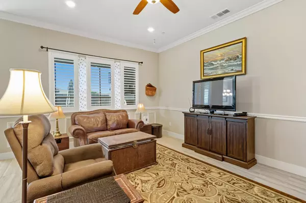 El Dorado Hills, CA 95762,4730 Holliday LN